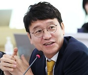 김웅 "김남국·서영교·김민철 발의한 옥외광고물법 통과로 현수막 공해"