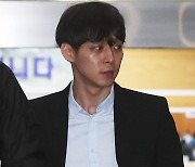 "불필요한 걱정 끼쳐 죄송"…박유천, 자필 편지로 밝힌 근황엔