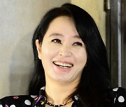 "'청룡의 여신' 김혜수, 이제 청룡영화상 떠난다"…차기 MC 누구?