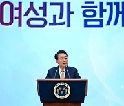 'TK·60대이상, 너마저'…尹지지율, 긍정평가보다 부정평가↑