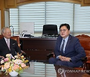 홍익표 "노란봉투법 의견 주길" 손경식 "경영계와 협의해달라"