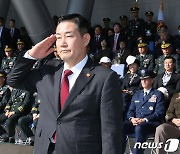 軍 '정신전력 교육' 강화… "국가관·대적관·군인정신 확립" 교재 개편