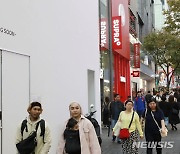 외국 관광객 많은 명동, 빠른 속도로 공실 줄어