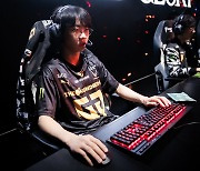 MSI 이어 다시 위기 봉착... 젠지, BLG 상대 2세트도 패배 '벼랑 끝' [롤드컵]