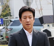 '2차 소환' 이선균, '마약 투약' 인정도 부정도 하지 않은 '노코멘트' 입장 반복 [SC이슈]