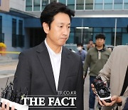 이선균 2차 조사 3시간 만에 종료…"솔직하게 다 말했다"