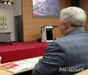 이준석 “내가 환자? 환자는 서울에 있어”…인요한과 회동 불발