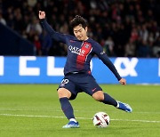 PSG 엔리케‧음바페의 마음을 훔친 이강인 … 자리는 잡았고, 월클로 성장하는 일만 남았다