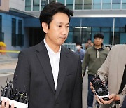 박유천처럼 다리털에 덜미?…'마약 음성' 이선균, 추가 검사는 무엇?