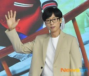 유재석 11월 예능방송인 브랜드평판 1위, 탁재훈 신동엽 2·3위