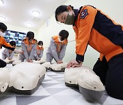 [단독] 여성 소방 관리직 고작 4%…소방청 “2026년부터 확대”