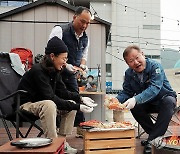 청년 대표들과 대화 나누는 이상민 장관