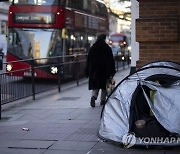 英내무 "노숙 텐트들 거리 점령, 허용 못 해"…금지방안 추진