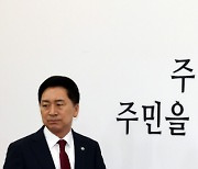 메가시티 띄우고, 공매도 차단…현금없이 포퓰리즘? 與 금기깨기