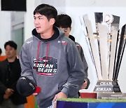 "롤렉스 시계는 나의 것, 임찬규에겐 새로 사주겠다" 오지환의 MVP 욕심