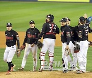 [포토]kt, 3-2 LG 꺽고 기선제압