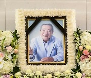 ‘53년 연기 인생, 그리운 국민아버지’…故 송재호 오늘(7일) 사망 3주기