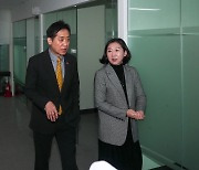 청년동행센터 찾은 김주현 금융위원장