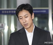 '이선균 협박 혐의' 유흥업소 女실장, 가장 먼저 재판 넘겨져