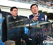 허구연 KBO 총재,'경기장 안전 점검' [사진]