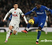 VAR 골 취소, SON 말고 3명이나 더 있었다! 英 "EPL 역사상 가장 거칠고 미쳤던 전반전"