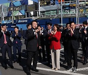 대구 칠성시장 방문한 윤석열 대통령