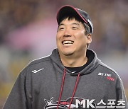 김현수 ‘역전승에 기분 좋은 미소’ [MK포토]