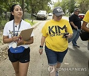 총기난사로 딸 잃은 엄마, 美 시장 선거에서 고배