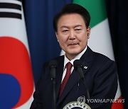 尹, 美 APEC 이어 英·佛·和 방문…한중 정상외교·엑스포 주목(종합2보)