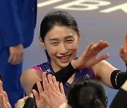 코트 안팎 안 가리고…김연경, 해결사 노릇 톡톡