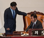 민주 "이동관 탄핵안 반드시 처리…10일 본회의 개최 최선 다할 것"