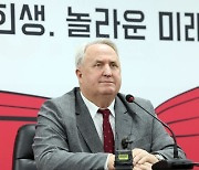 與 혁신위 '비례대표 당선권 청년 50% 의무' 권고... 중진·지도부 희생 압박도