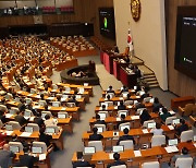 Opposition party passes contentious labor, broadcasting bills