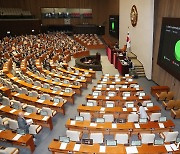 "이동관 탄핵" 巨野 힘자랑에 與 필리버스터 포기…거부권 행사 수순