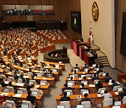 '노란봉투법·방송3법' 야 단독 처리…여, 필리버스터 철회