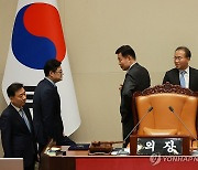 홍익표 "與, 이동관 탄핵안 무산시키려 필리버스터 철회"