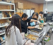 밤중 학교에 붕어빵 냄새 솔솔~시장 경제 체험하는 대구 학생들