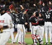 한국시리즈 우승 만큼의 환호[스경포토]