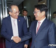 "재정가뭄 극복"…강기정 광주시장 국비 확보 동분서주