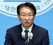 민주당 "윤 대통령 노란봉투법·방송3법 정상 공포하라"