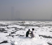 기안84 마신 물, 독성 가득했다?..인도 갠지스강 덮은 '흰 거품', 정체는?