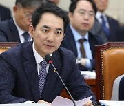 "박원순은 '강제추행' 기재하나"…文 부친 또 소환한 박민식