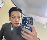 ‘김태희♥’ 비, 나이 잊은 ‘훈훈 비주얼’..피지컬 폼 美쳤다