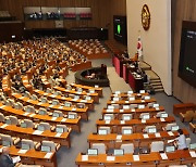 민주당 "尹 대통령, 노란봉투법·방송3법 정상 공포해야"