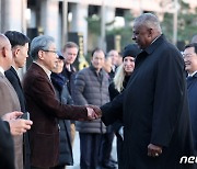 한미 재향군인들 만난 로이드 오스틴 미국 국방부 장관