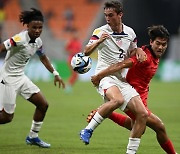 ‘수비에 흔들’ 변성환호, U-17 WC 조별리그서 미국에 1-3 패