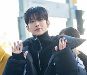 세븐틴 조슈아,'심쿵 인사' [사진]