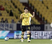 '박태용 멀티골' 전남, 부산 3-0 꺾고 K리그2 우승 저지(종합2보)