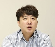 이준석 “당과 국정 말아먹은 윤핵관, 정계은퇴해야”