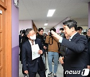 수능 고사장 안전 점검 나선 이주호 부총리